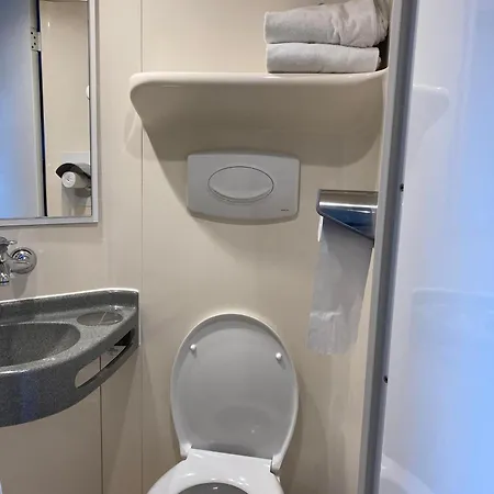 Отель Mister Bed Lomme