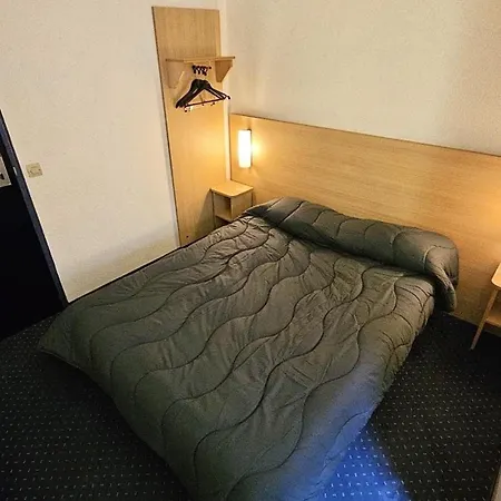 Отель Mister Bed Lomme 2*