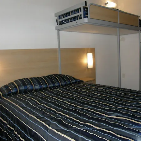 Отель Mister Bed Lomme 2*